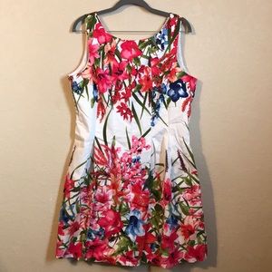 Sleeveless Floral Pleated Plus Size Dress
